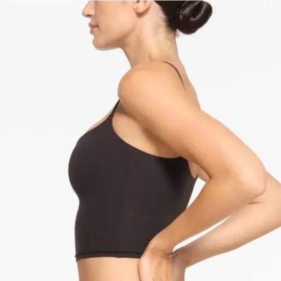 NWT SKIMS Fits Everybody Cropped Cami in Onyx - Picture 2 of 16